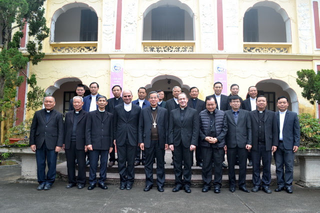 Phái đoàn Bộ Ngoại giao Toà thánh đến thăm Việt Nam